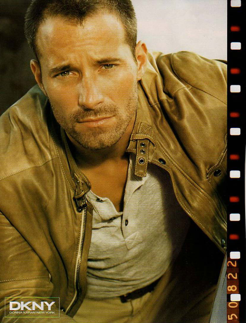 0000244-DKNY-Johnny-Messner